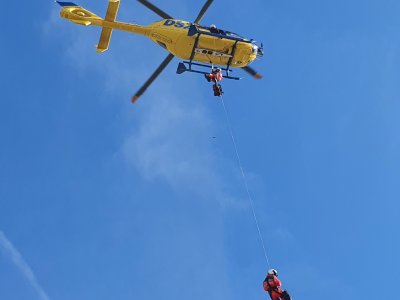 Výcvik Letecké záchranné služby ZZS JčK pro zásahy v nepřístupném terénu
